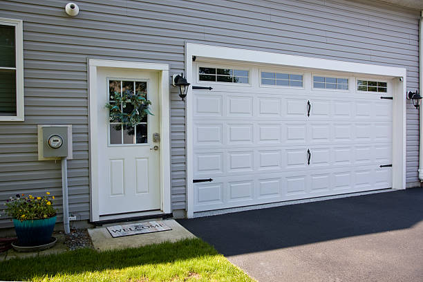 24/7 Emergency Garage Door Panel Replacement experts in Brittany Farms-The Highlands, PA